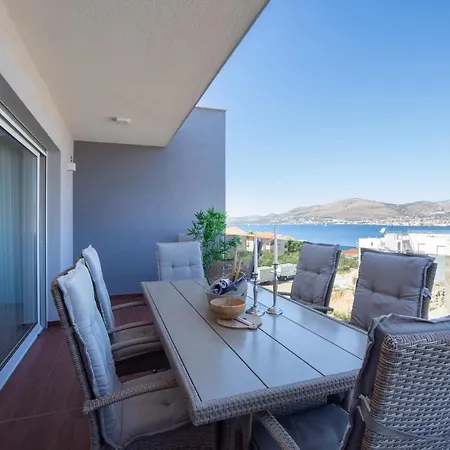 Lägenhet Luxury Sunset Residences - Okrug Gornji