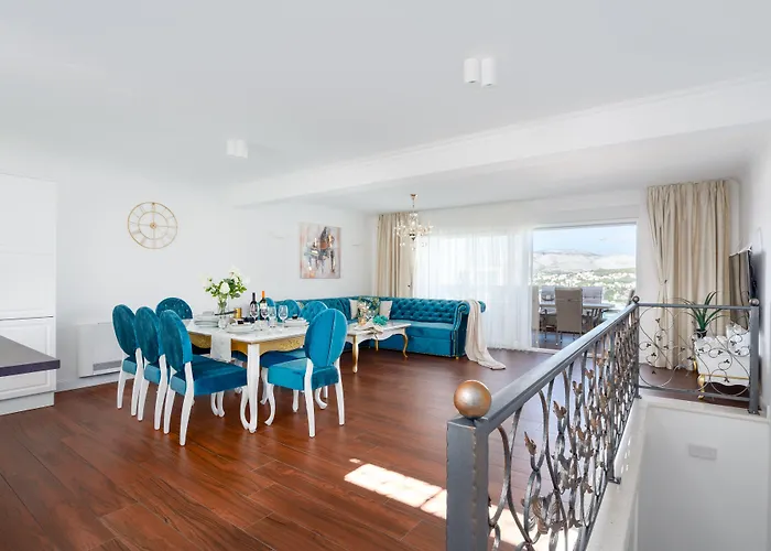 아파트 Luxury Sunset Residences - Okrug Gornji 트로기르