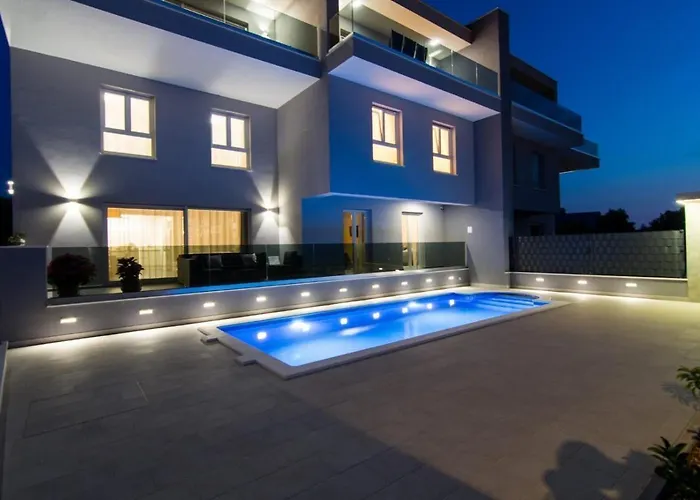 Luxury Sunset Residences - Okrug Gornji 트로기르